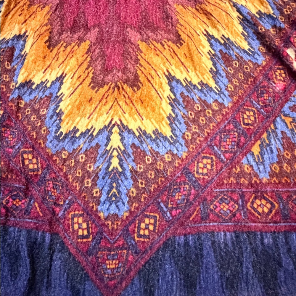Democracy Boho Geometric Print Top Size M Burgundy Navy Rayon Stretch - Picture 4 of 9